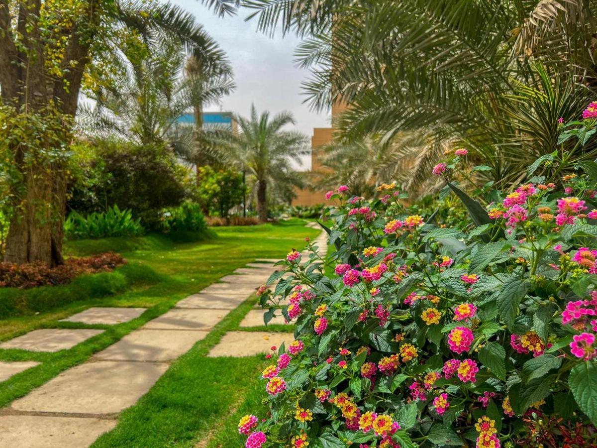Grand Millennium Al Seef Basra Bagian luar foto