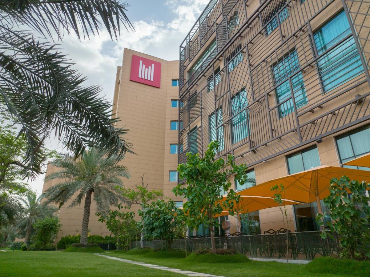 Grand Millennium Al Seef Basra Bagian luar foto
